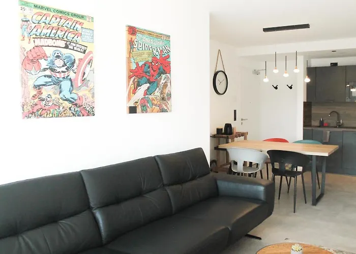 Marvel-Apartment - Fuer Freunde & Familien, Stadtnah, Parkplatz, E-Ladestation, Gitterbox Fuer Fahrraeder, Fitnessstudio, Digitale Gaestemappe Mit Restaurant- Und Unternehmenstipps